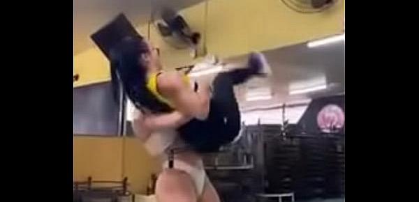  Fitness Babe Mommy Training Naked In Gym
